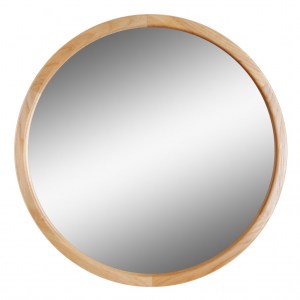 Зеркало в тонкой деревянной раме для ванной